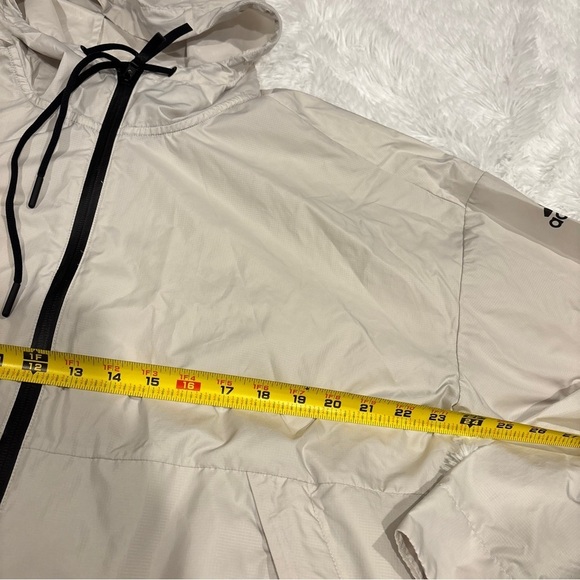 Adidas Traveer RAIN.RDY Rain Jacket / Savanna FI0570 Men's Size Large - Picture 9 of 16